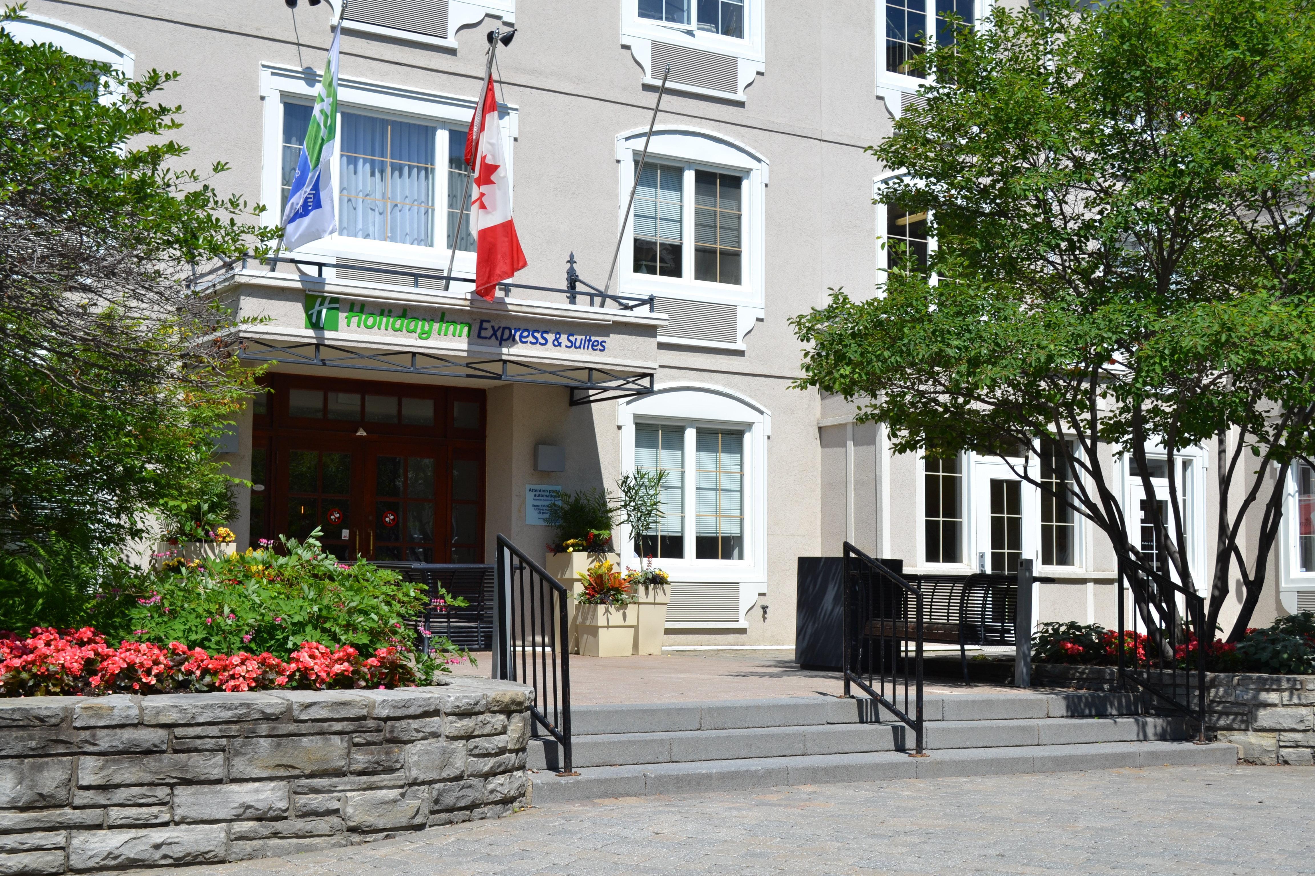 Holiday Inn Express&Suites Tremblant Mont-Tremblant Exterior foto