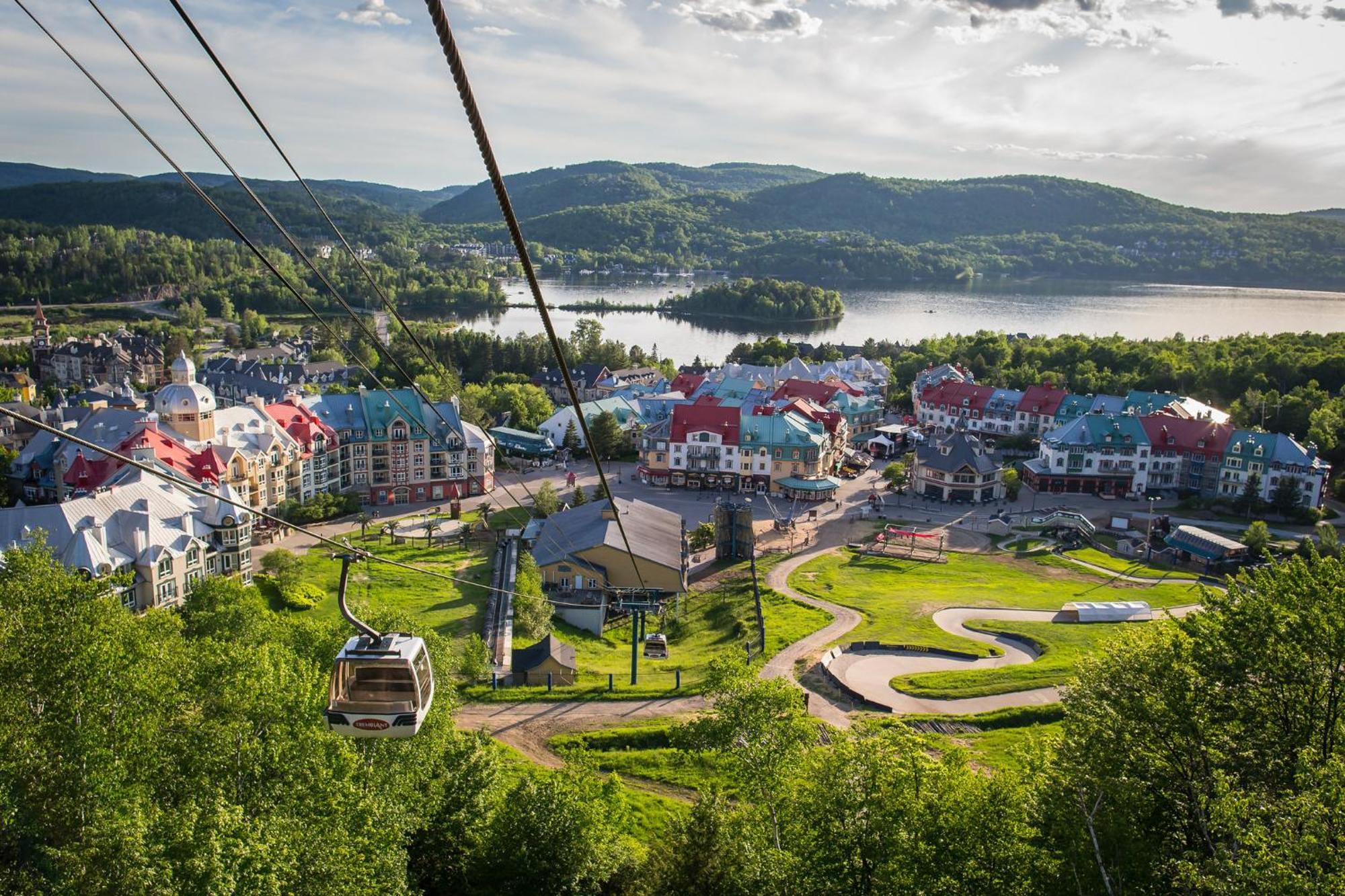 Holiday Inn Express&Suites Tremblant Mont-Tremblant Exterior foto