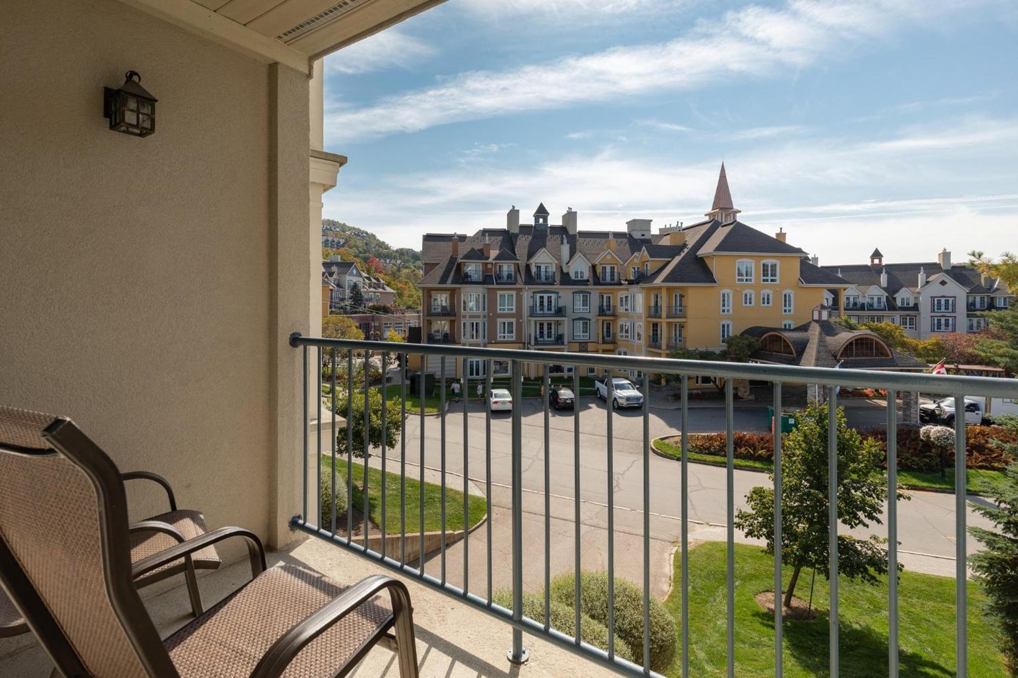 Holiday Inn Express&Suites Tremblant Mont-Tremblant Exterior foto
