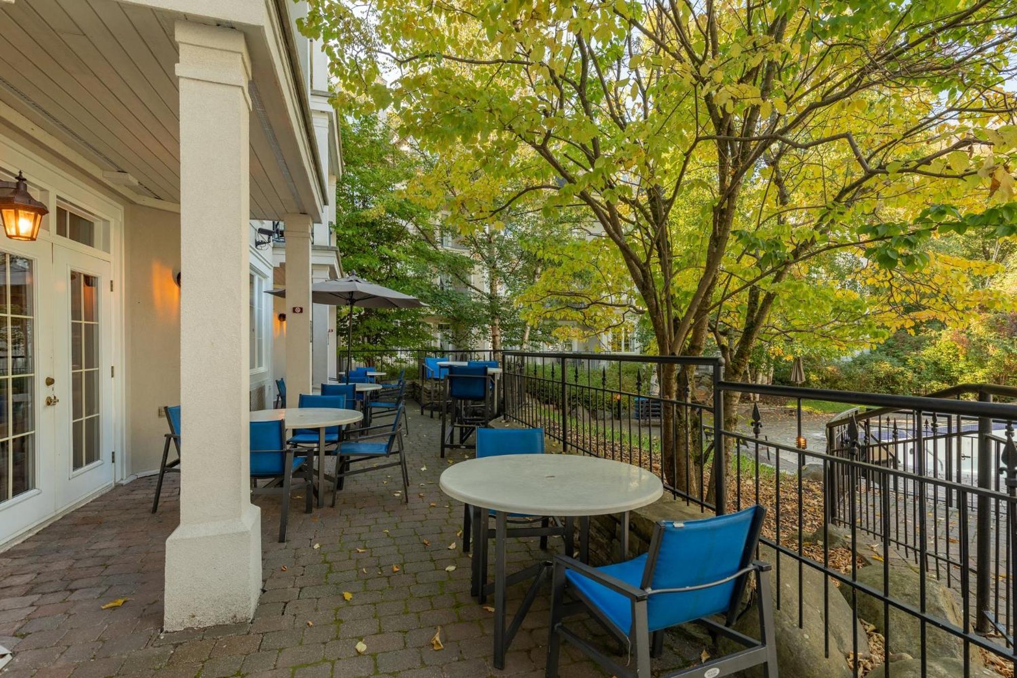Holiday Inn Express&Suites Tremblant Mont-Tremblant Exterior foto
